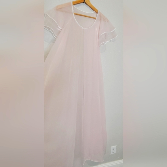 Vintage 60s Val Mode Pink Chiffon Sheer Flutter Sleeve Sweeping Robe Size Small - Picture 5 of 9
